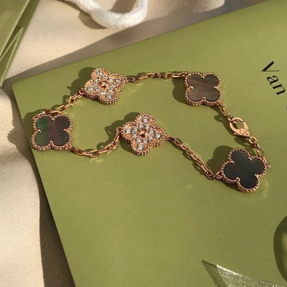 [⭐Mova] CLOVER 5 MOTIF GRAY MOP BRACELET COLLECTION