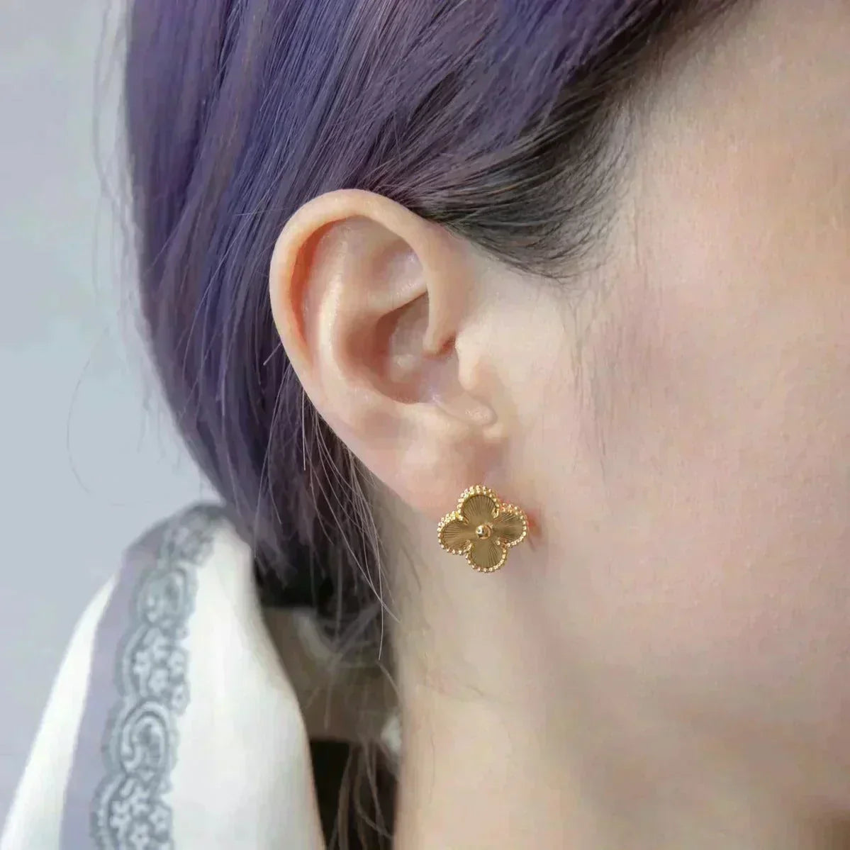 [⭐Mova]CLOVER MEDIUM 1 MOTIFS LASER EARRINGS