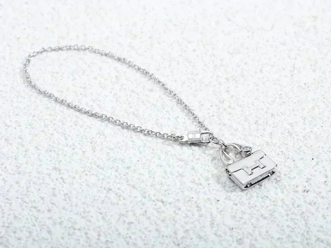 [⭐Mova]AMULETTE PEDANT SILVER NECKLACE