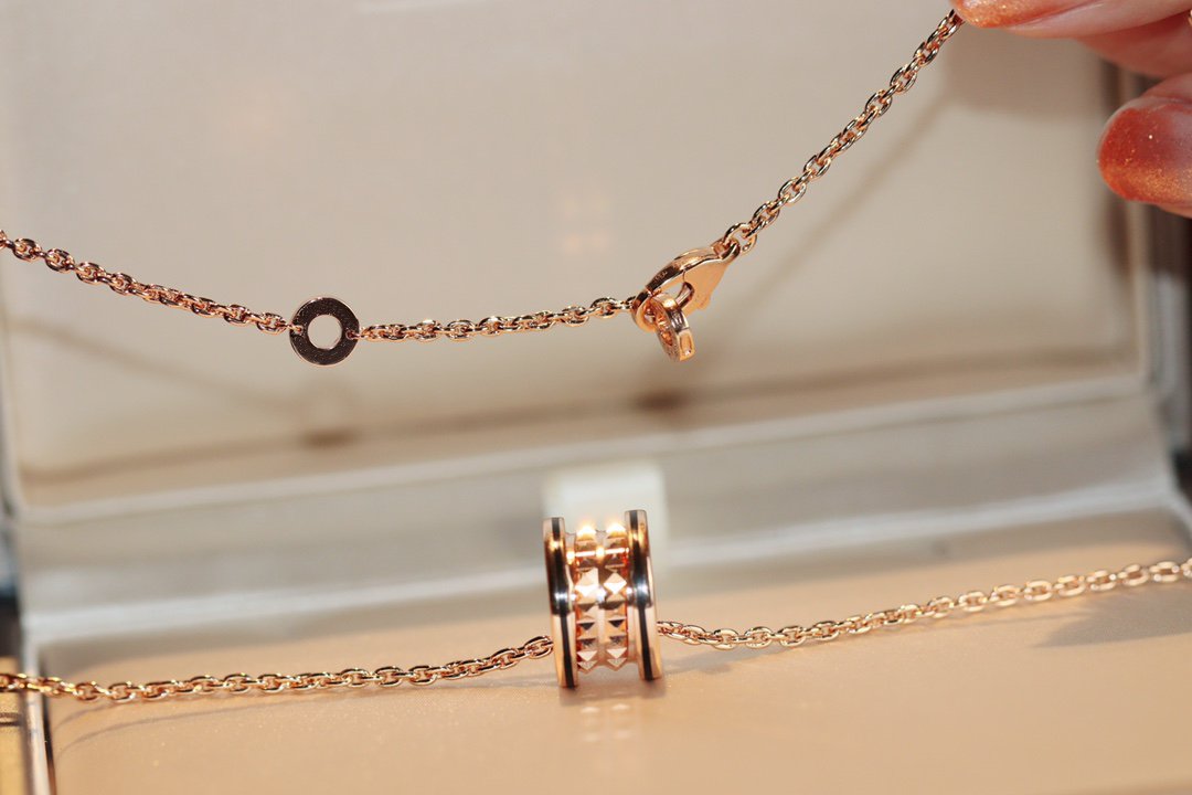 [⭐Mova]ZERO 1 ROCK PEDANT PINK GOLD BLACK NECKLACE