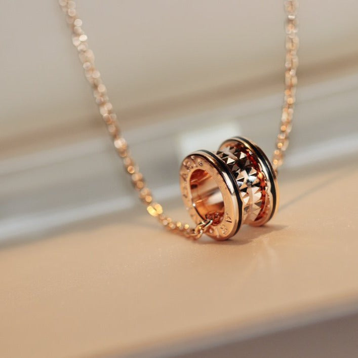 [⭐Mova]ZERO 1 ROCK PEDANT PINK GOLD BLACK NECKLACE