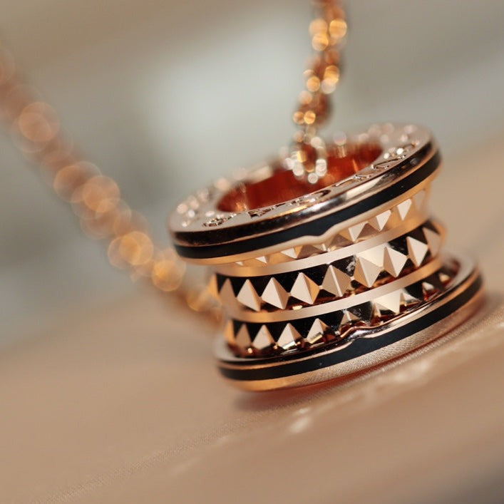 [⭐Mova]ZERO 1 ROCK PEDANT PINK GOLD BLACK NECKLACE