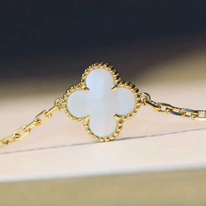 [⭐Mova]CLOVER 20 MOTIFS WHITE MOP NECKLACE