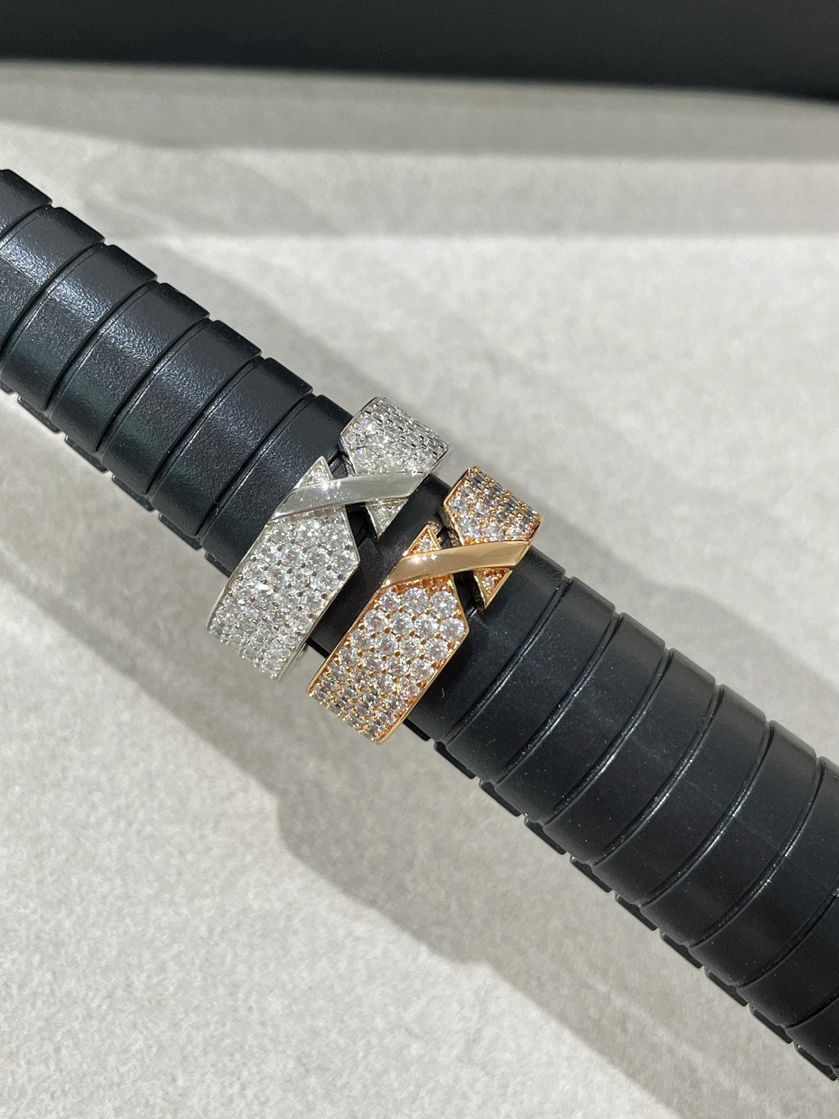 [⭐Mova]LIENS EVIDENCE  DIAMOND PAVED RING
