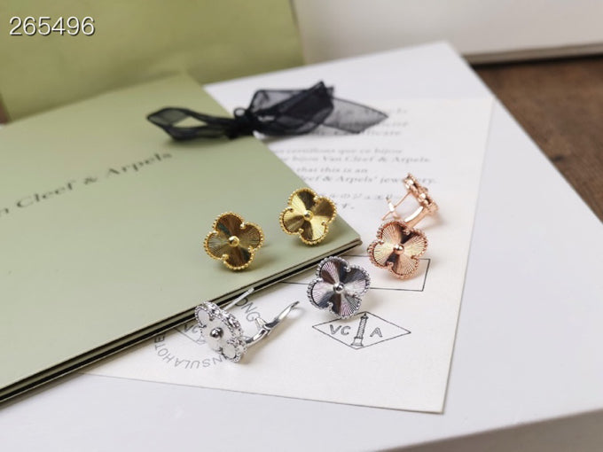 [⭐Mova]CLOVER MEDIUM STUD EARRINGS