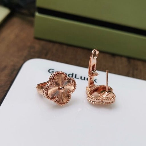 [⭐Mova]CLOVER MEDIUM STUD EARRINGS