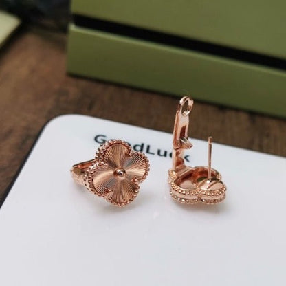 [⭐Mova]CLOVER MEDIUM STUD EARRINGS
