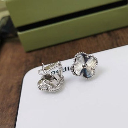 [⭐Mova]CLOVER MEDIUM STUD EARRINGS