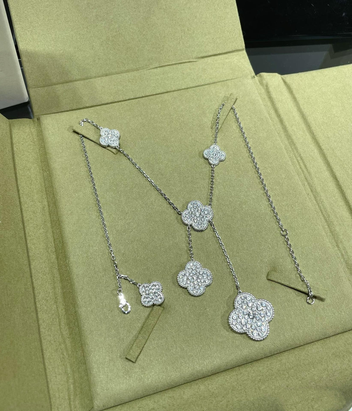 [⭐Mova]CLOVER 6 MOTIF DIAMOND PAVED NECKLACE