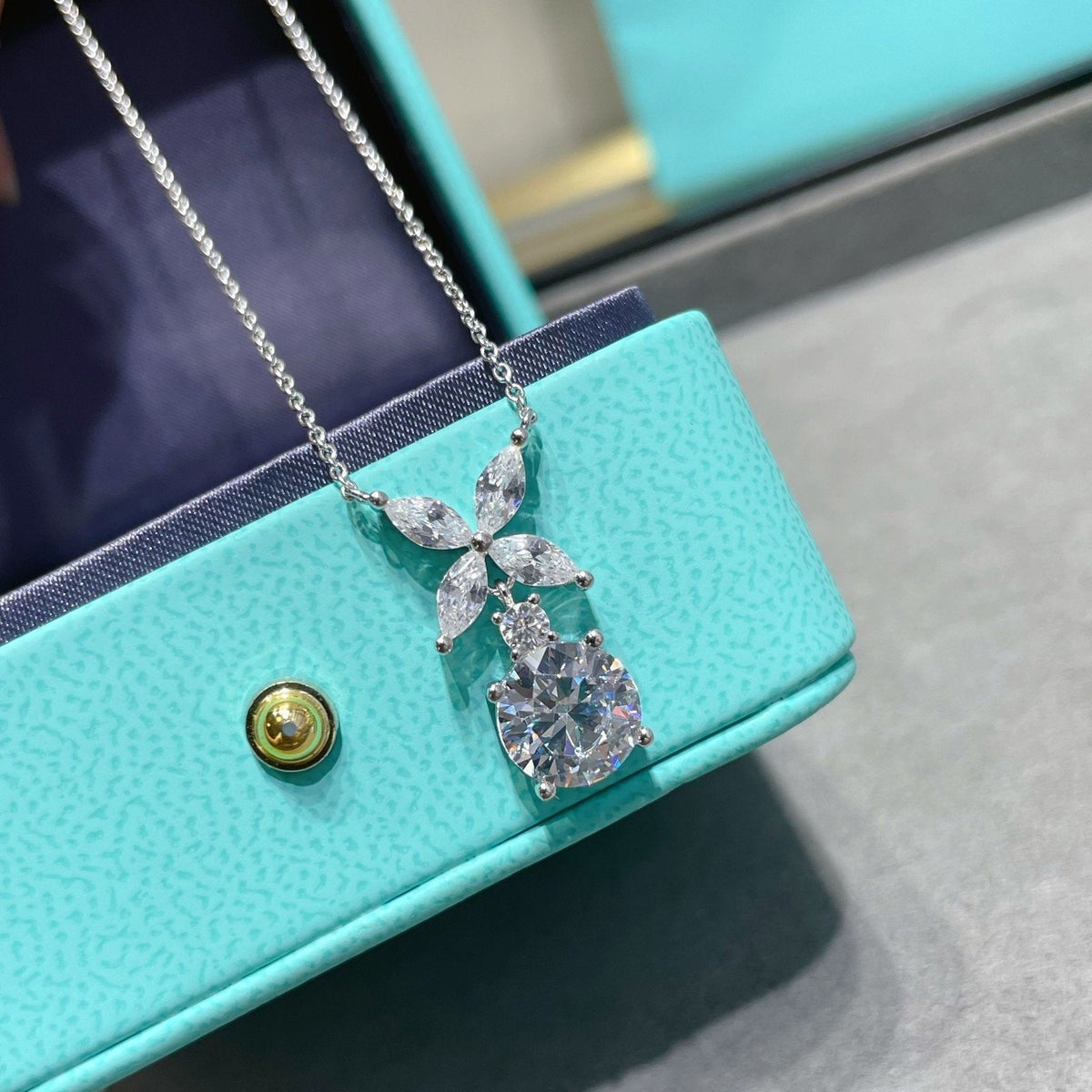 [⭐Mova Jewels]VICTORIA PENDANT SILVER DIAMOND NECKLACE