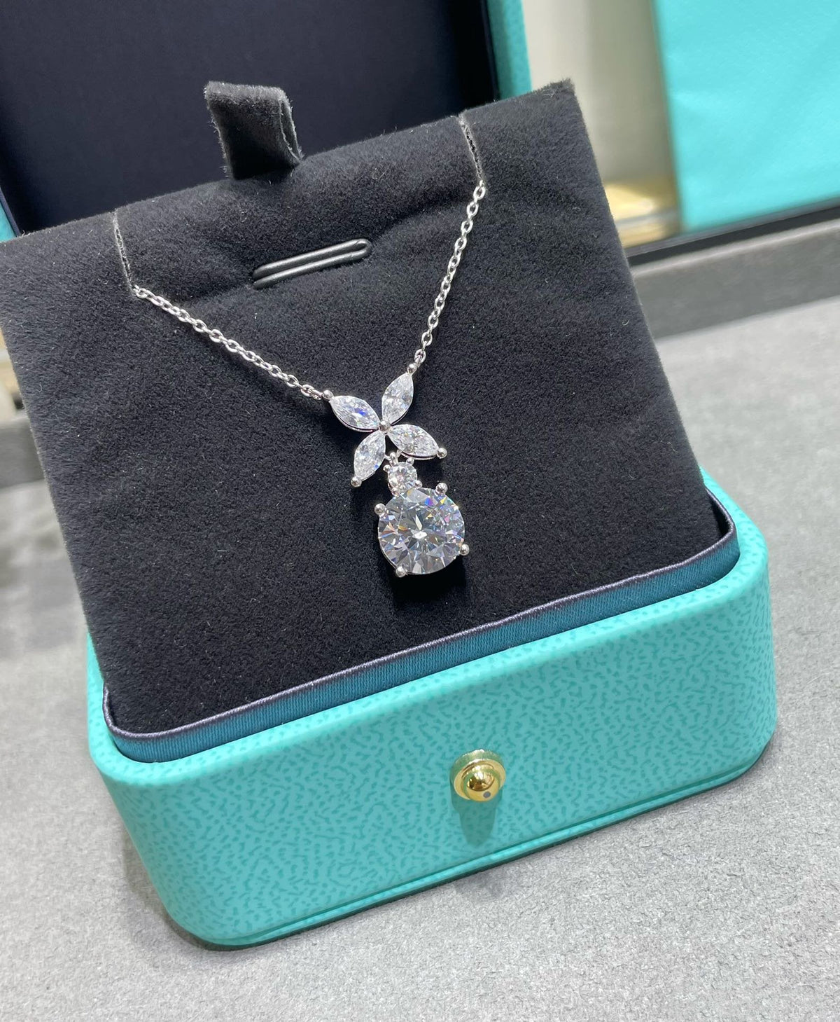 [⭐Mova Jewels]VICTORIA PENDANT SILVER DIAMOND NECKLACE