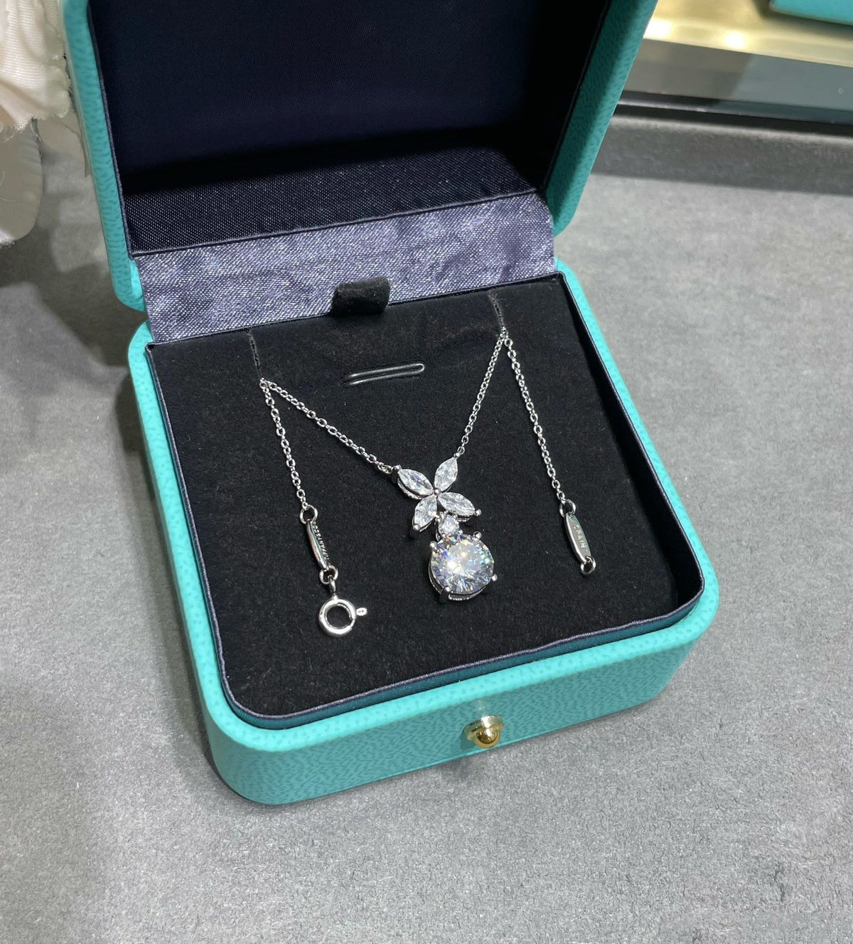 [⭐Mova Jewels]VICTORIA PENDANT SILVER DIAMOND NECKLACE