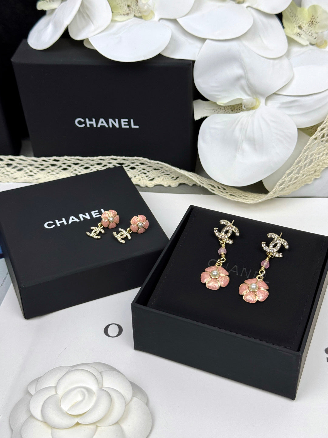 [⭐Mova]26C Pink Camellia Enamel Pendant with Double C Earrings