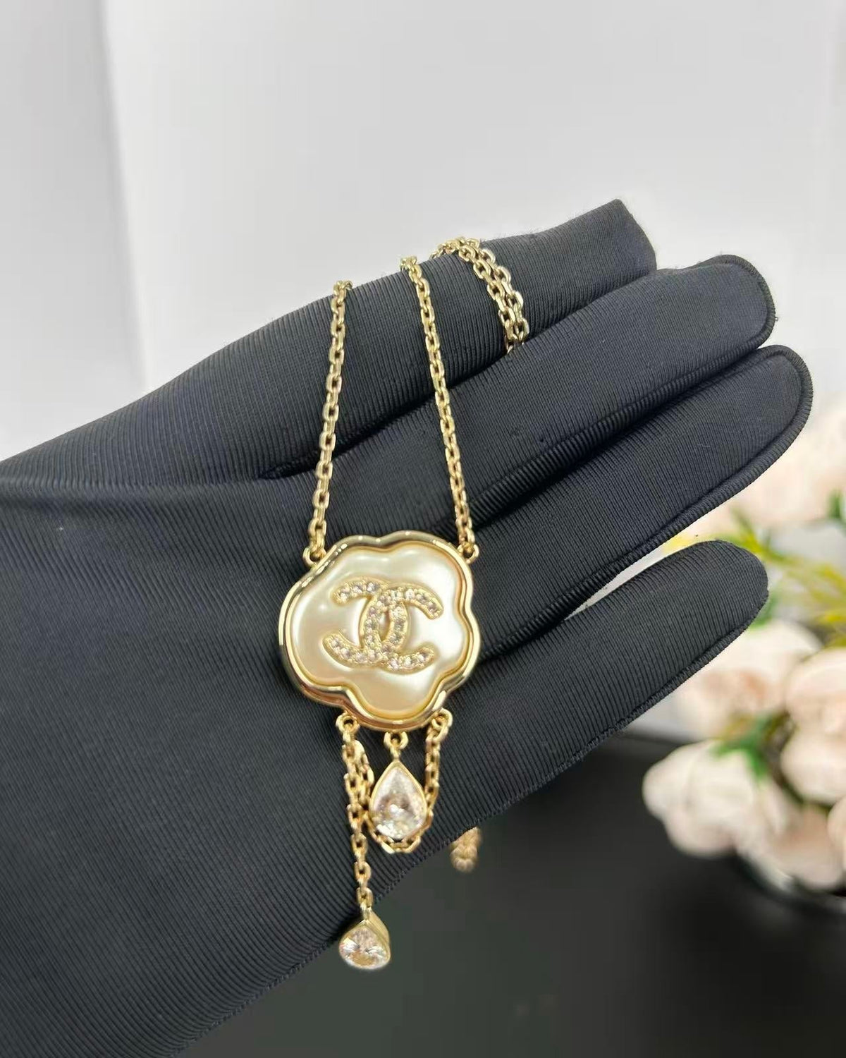 [⭐Mova]Cloud Pearl Mother-of-Pearl Diamond Chain Pendant Necklace
