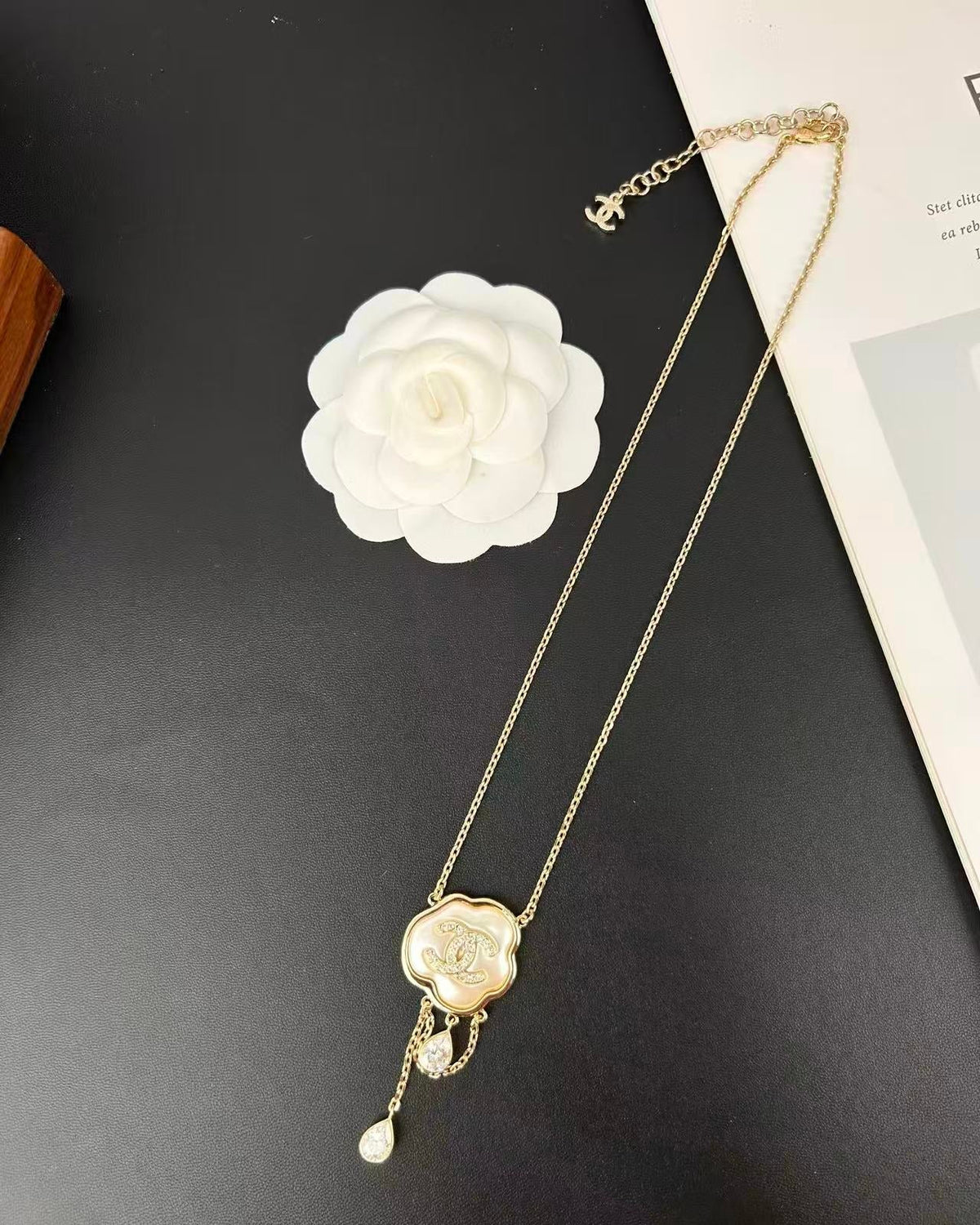 [⭐Mova]Cloud Pearl Mother-of-Pearl Diamond Chain Pendant Necklace