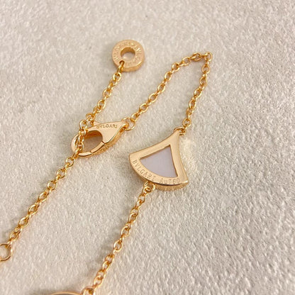 [⭐Mova]NEW ARRIVAL: TEN-FLOWER DRESS AND GOLD NECKLACE