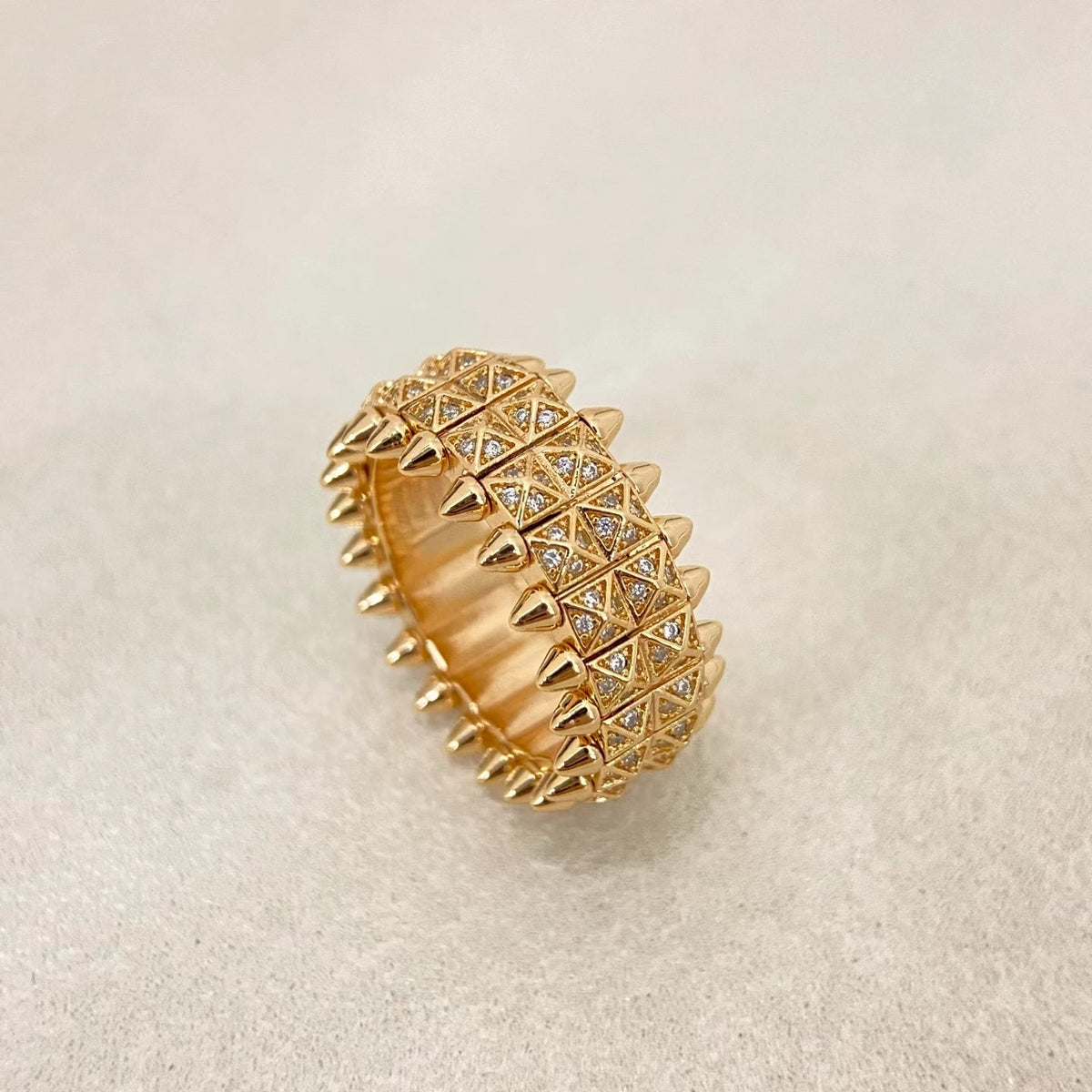 [⭐Mova]CLASH DOUBLE-ROW RIVET RING WITH DIAMOND SETTING