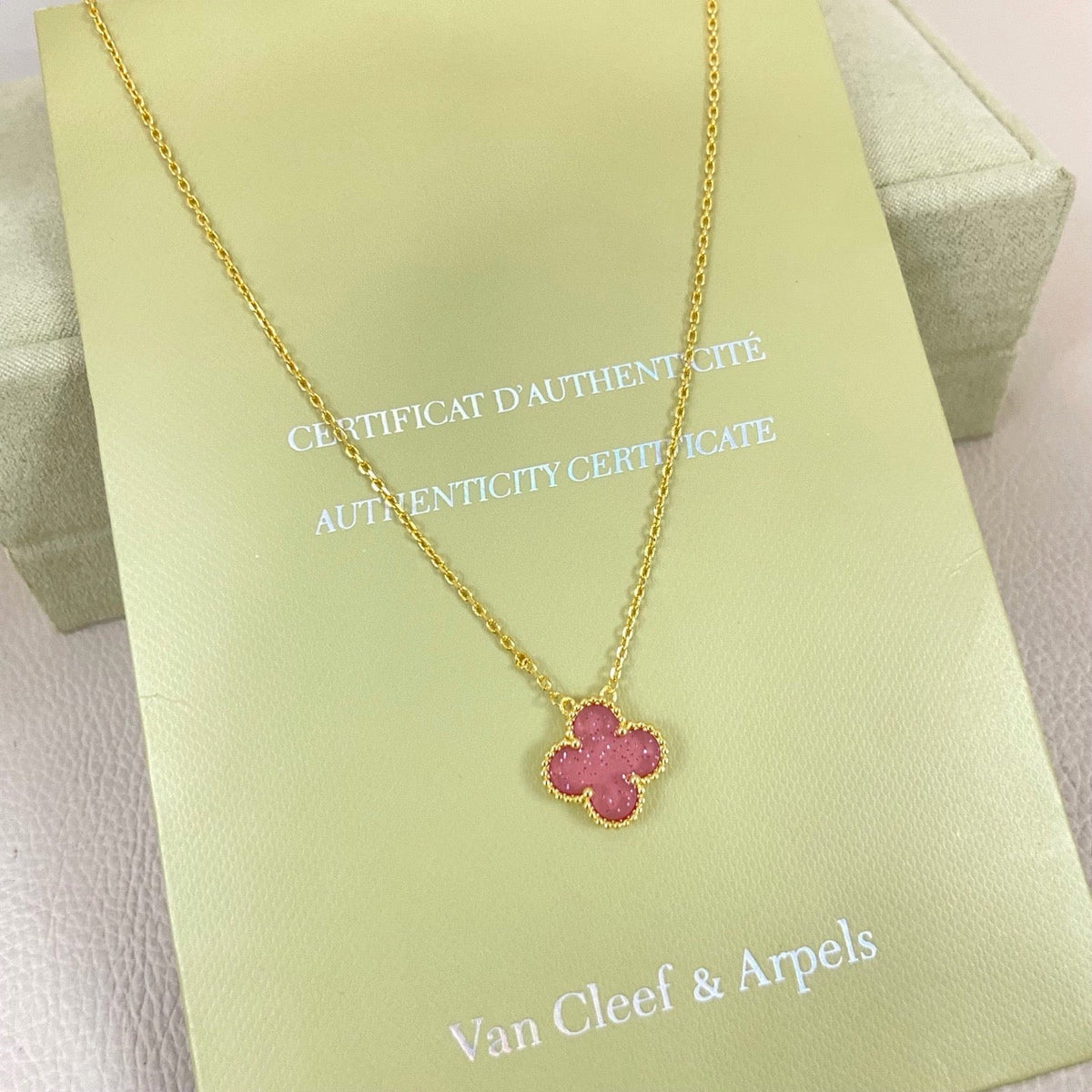 [⭐Mova]15MM BUBBLE PINK ENAMEL SINGLE-FLOWER FOUR-LEAF CLOVER NECKLACE