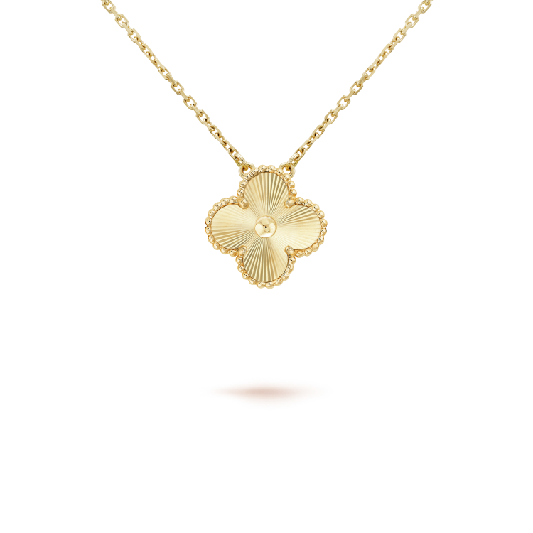 [⭐Mova]CLOVER 15MM LASER NECKLACE AND BOX