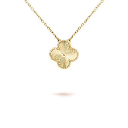 [⭐Mova]CLOVER 15MM LASER NECKLACE AND BOX