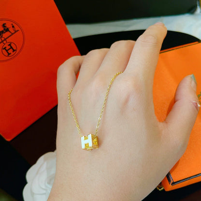 [⭐Mova]H WHITE SQUARE GOLD NECKLACE