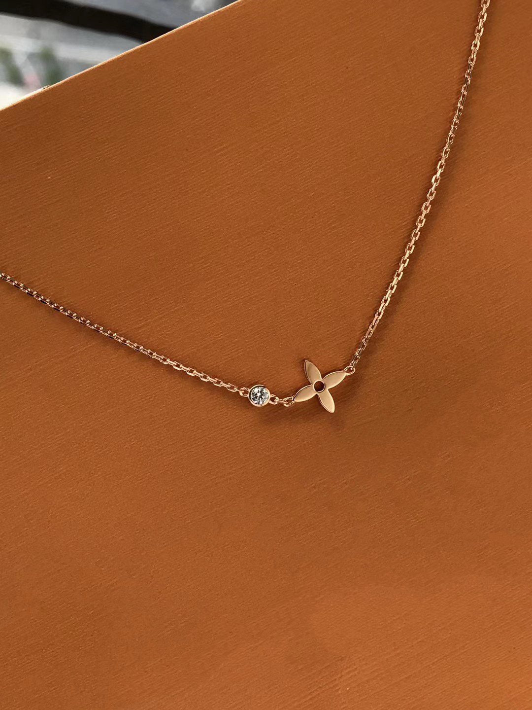 [⭐Mova]BLOSSOM PENDANT PINK GOLD AND DIAMOND