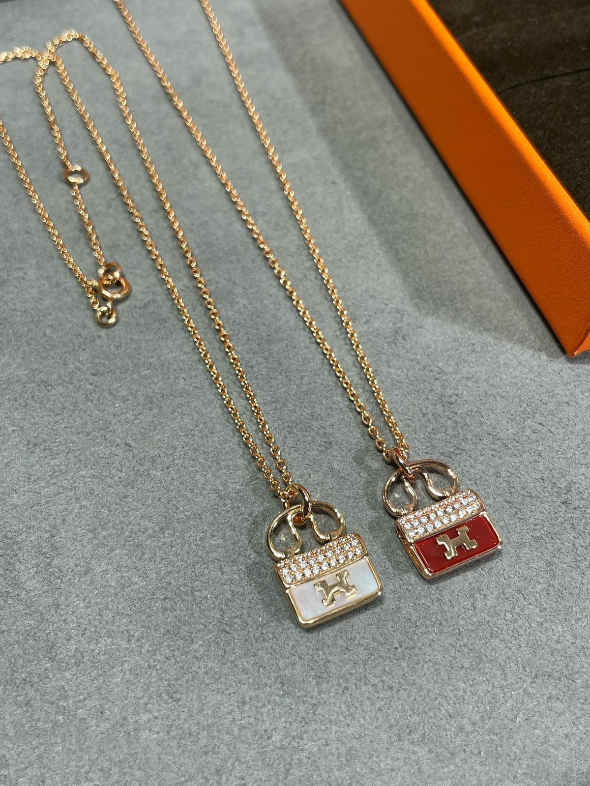 [⭐Mova]H CIRCE MOISSANITE PENDANT NECKLACE GOLD