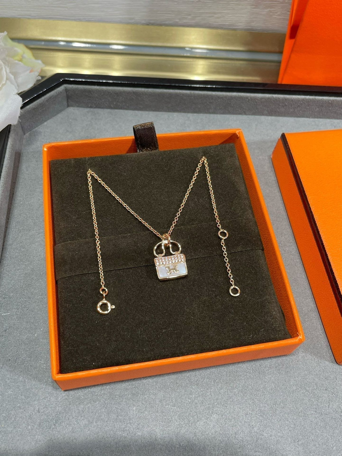 [⭐Mova]H CIRCE MOISSANITE PENDANT NECKLACE GOLD