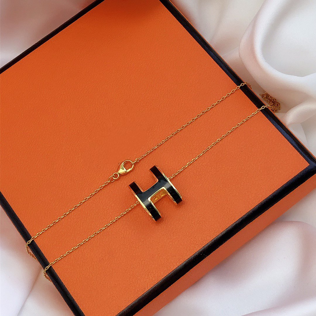 [⭐Mova]HM CLIC BLACK ENAMEL GOLD NECKLACE