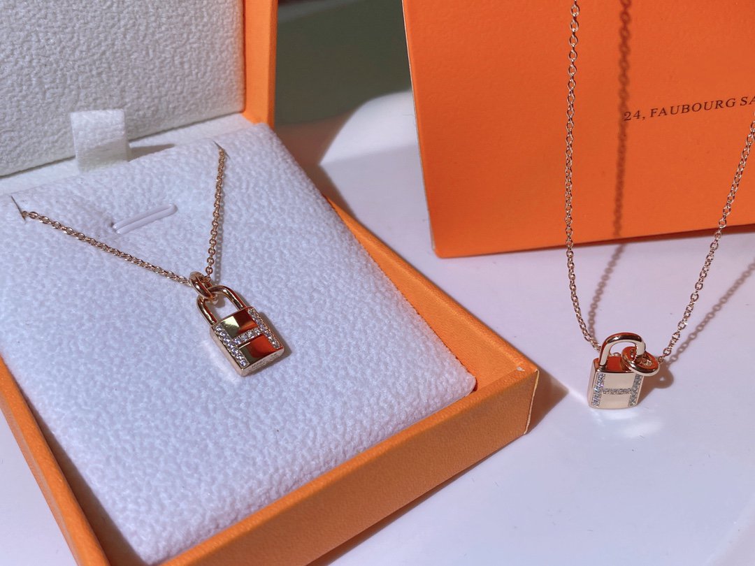 [⭐Mova]HM ADVANCED NICHE LOCK HEAD NECKLACE DIAMONDS