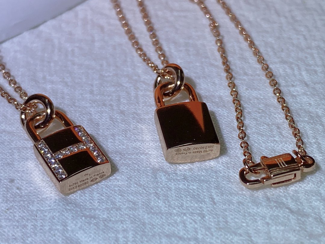 [⭐Mova]HM ADVANCED NICHE LOCK HEAD NECKLACE DIAMONDS