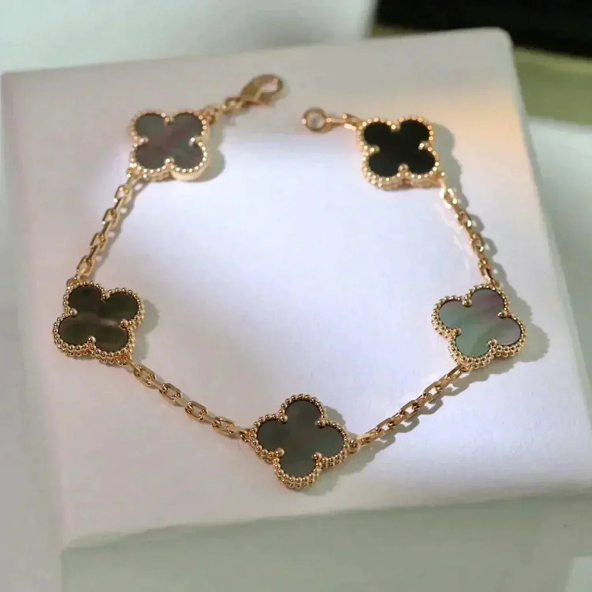 [⭐Mova] CLOVER 5 MOTIF GRAY MOP BRACELET COLLECTION