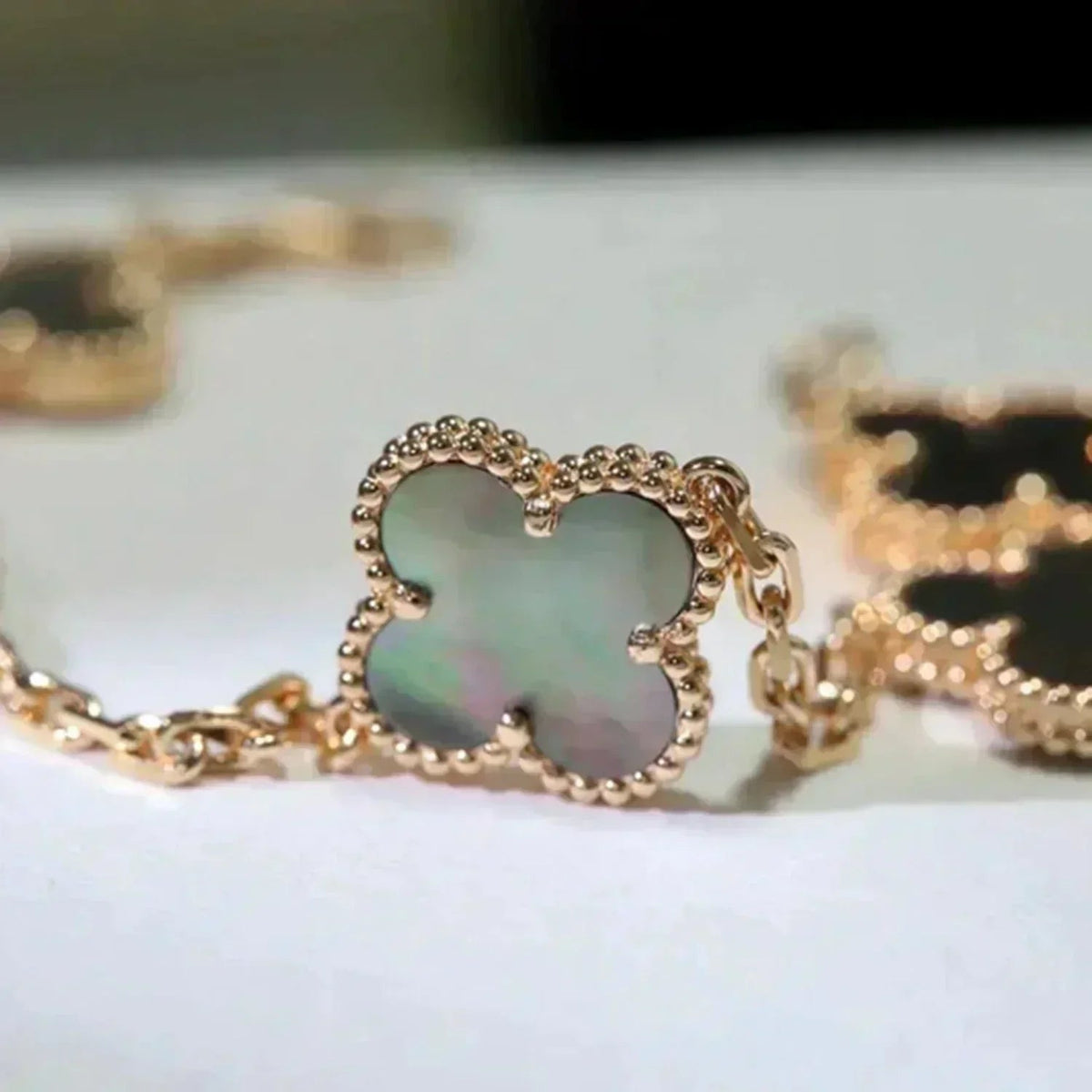 [⭐Mova] CLOVER 5 MOTIF GRAY MOP BRACELET COLLECTION