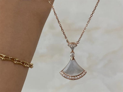 [⭐Mova]DREAM NECKLACE MOP PINK GOLD DIAMOND