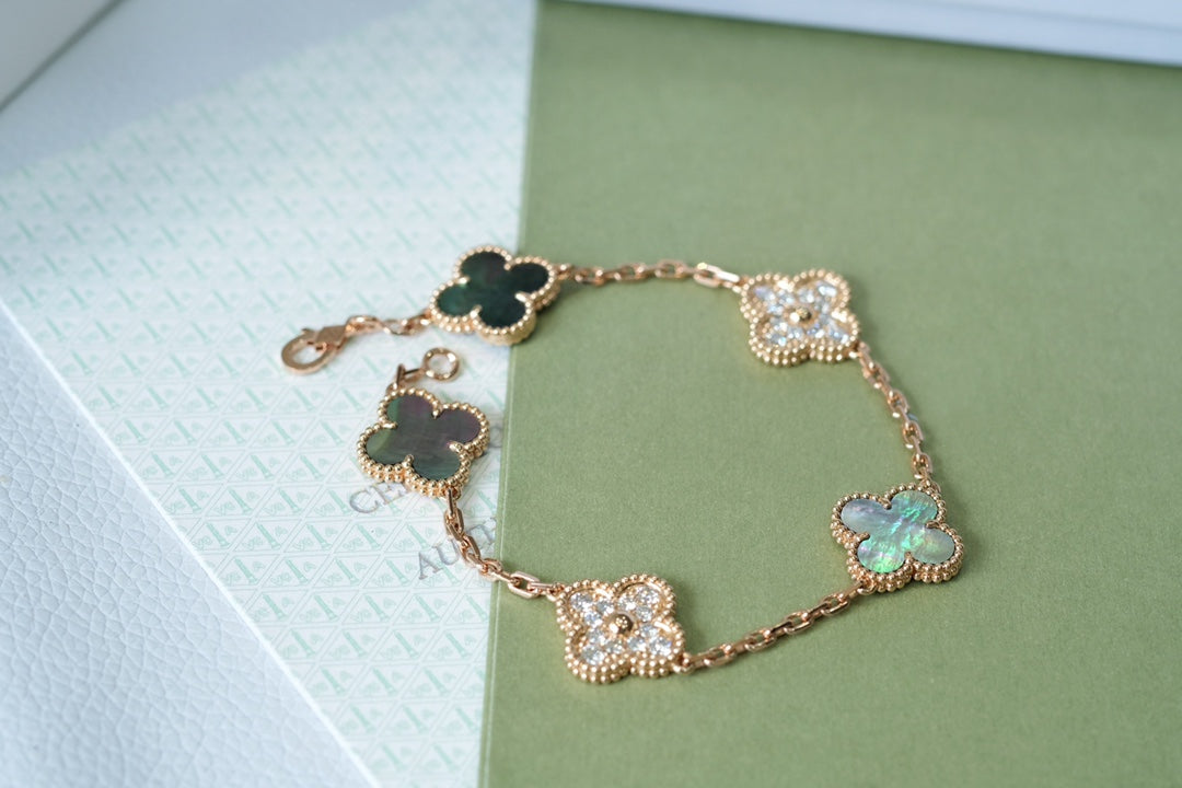 [⭐Mova] CLOVER 5 MOTIF GRAY MOP BRACELET COLLECTION