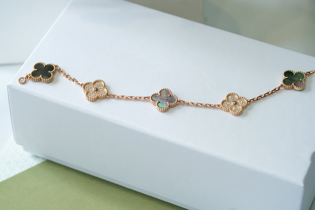 [⭐Mova] CLOVER 5 MOTIF GRAY MOP BRACELET COLLECTION